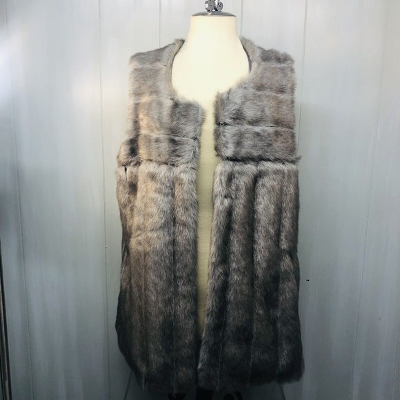 VIA SPIGA Women's Lux Pile Faux Fur Wide Collar Vest